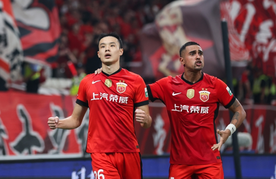 中超形势:蓉城2分领跑!申花跌第3+国安掉队,前4名下轮直接对话